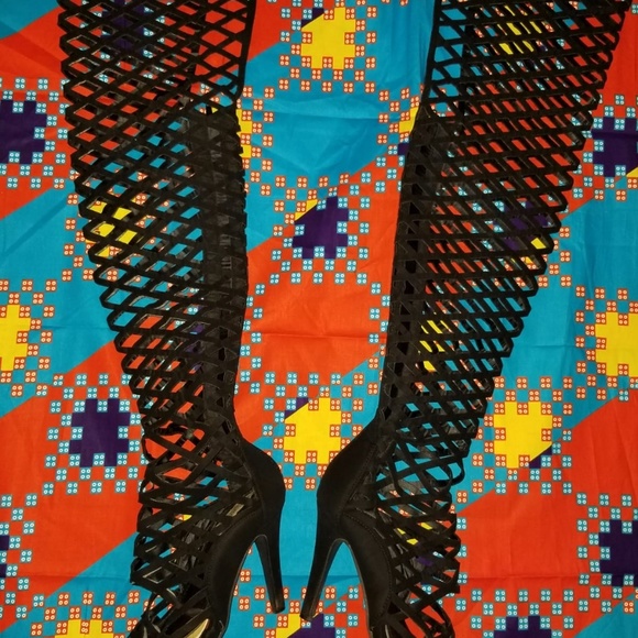STEVE MADDEN THIGH HIGH Caged Boots🔥 - Picture 2 of 3